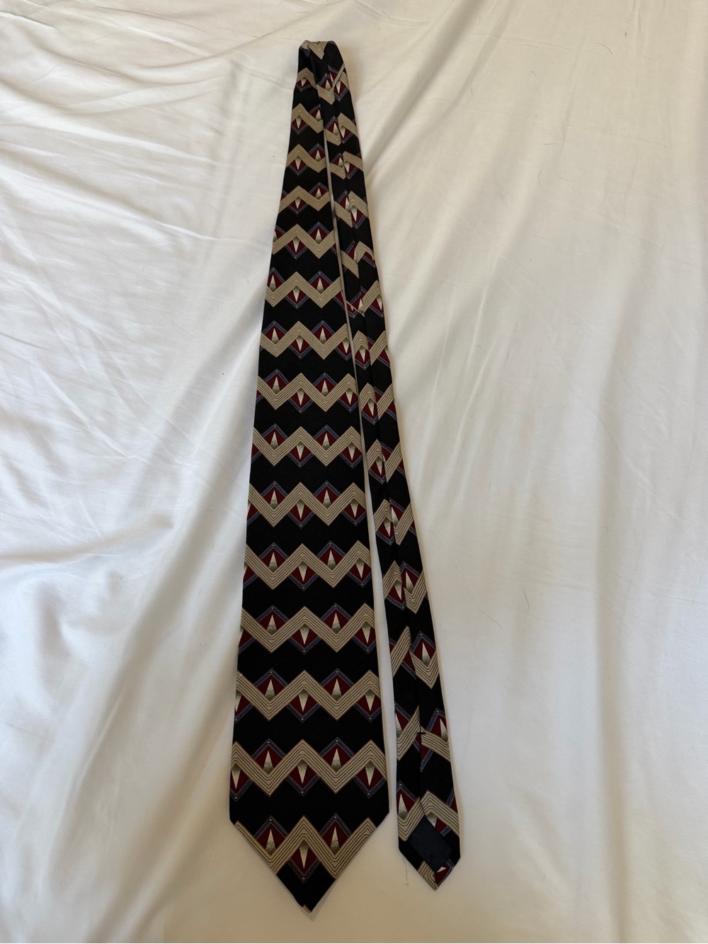 Men's Chevron Pattern Silk Tie in Black, Beige and Burgundy